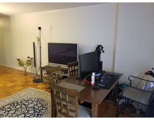 Building Photo - 6 Whittier Pl