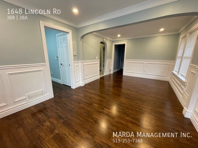 Building Photo - UPDATED 3BED/2 BATH HOME IN WALKERVILLE+UTILITIES