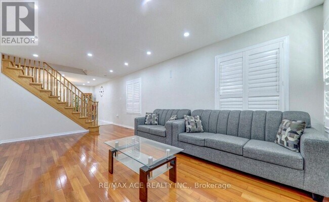 Photo du bâtiment - 7 Glacier Crescent