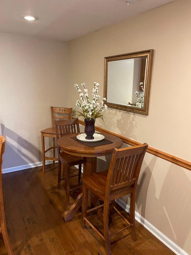 Building Photo - 4920 Bagley Terrace Dr