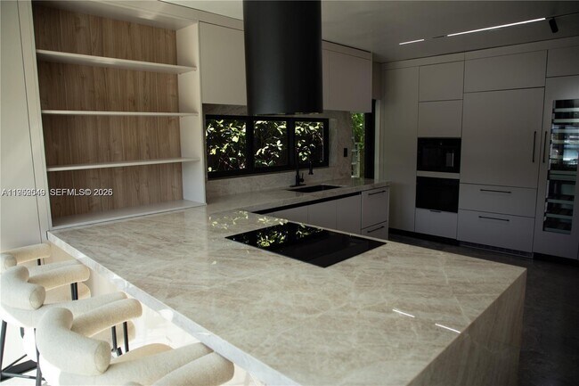 Foto del edificio - 7850 Hawthorne Ave