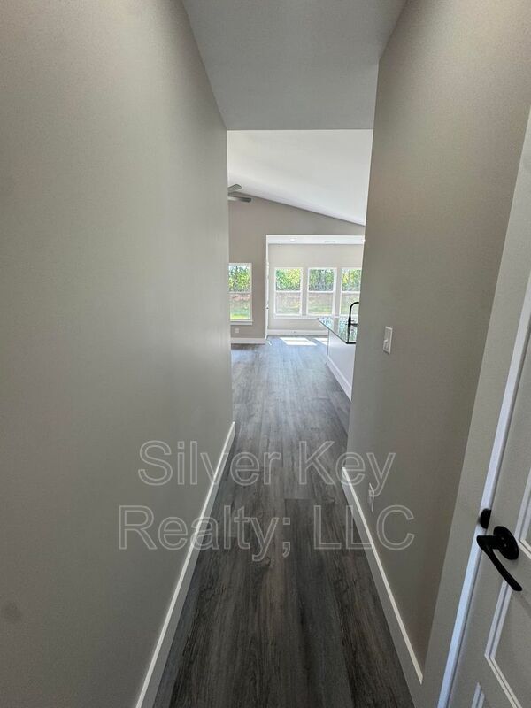Foto del edificio - 920 Stratford Ave