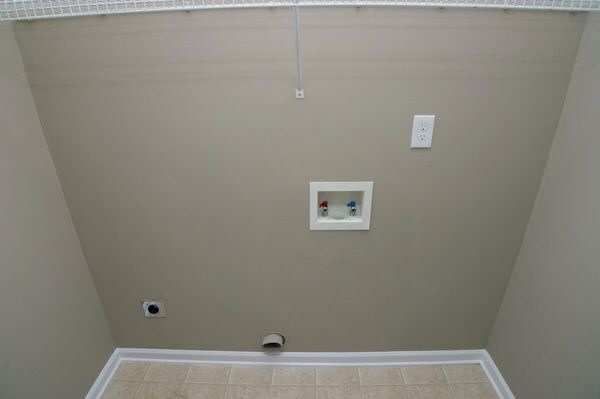 Building Photo - 1601 White Oak Dr
