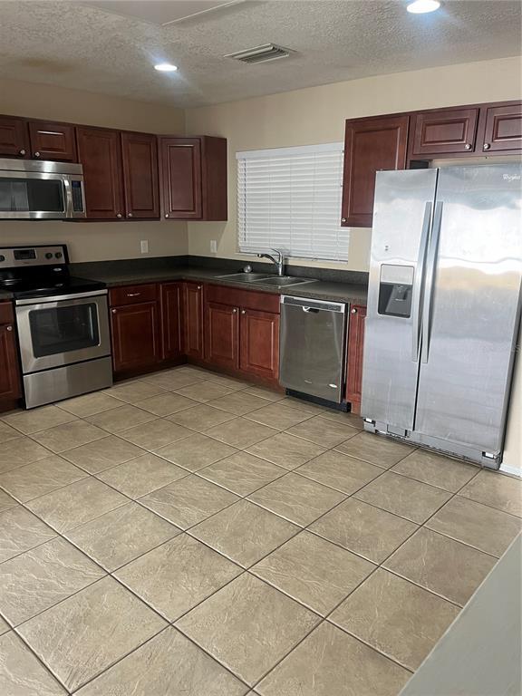 Building Photo - 405 Wekiva Rapids Dr