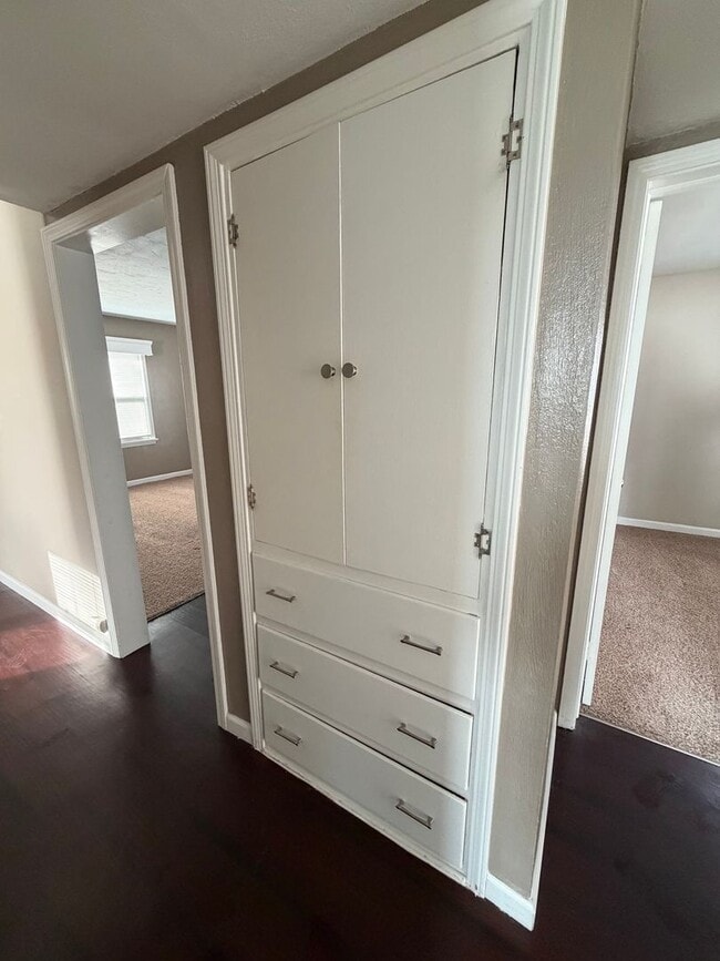 Foto del edificio - Spacious 3-Bedroom Home with Private Owner’s Suite