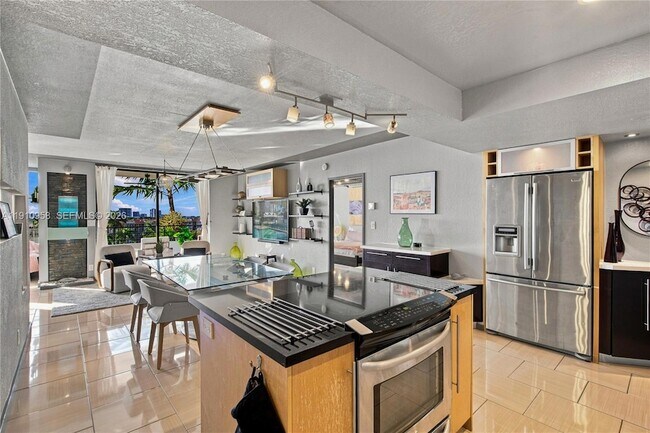 Foto del edificio - 500 Three Islands Boulevard