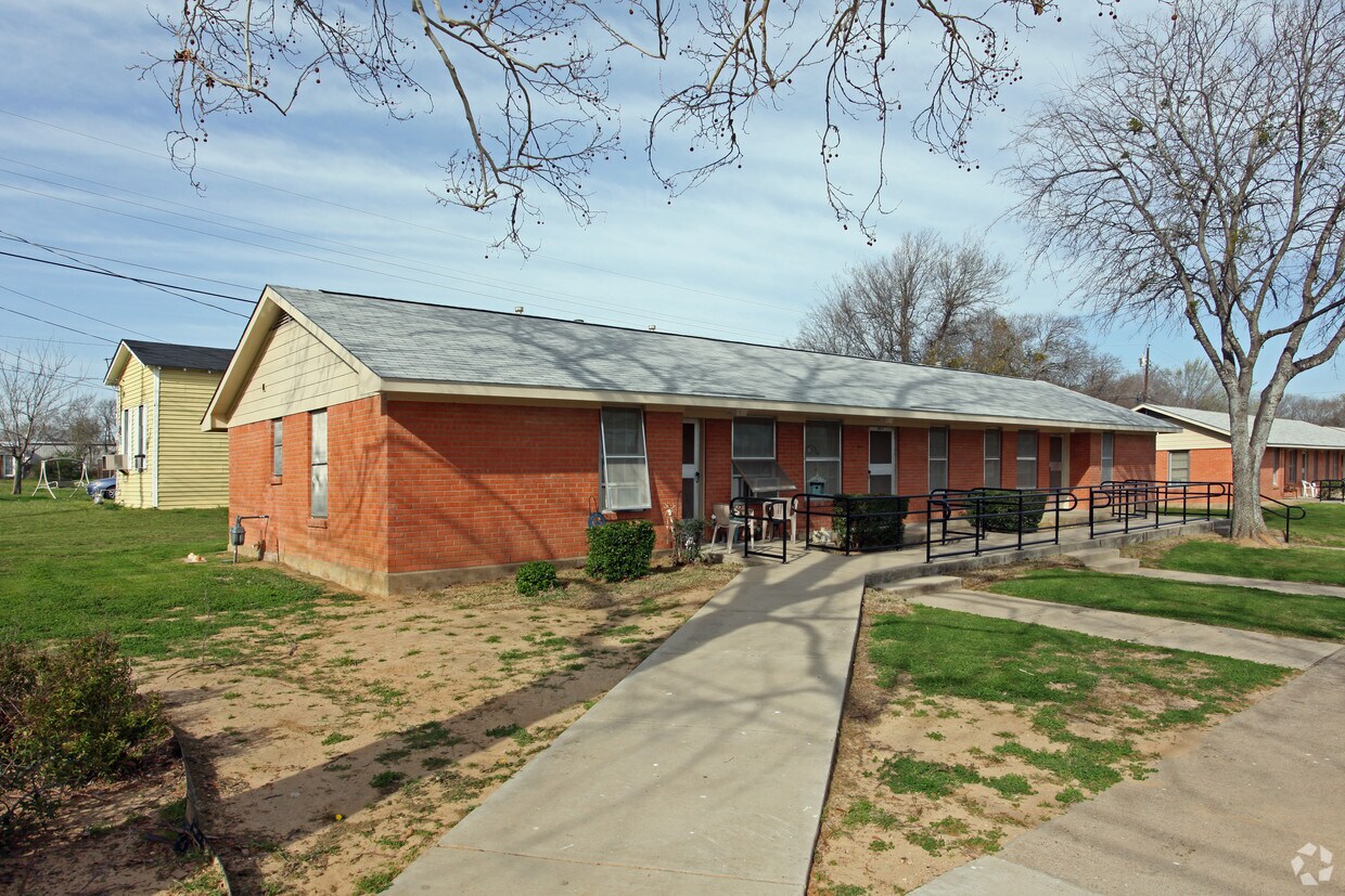 Foto del edificio - Carver Courts