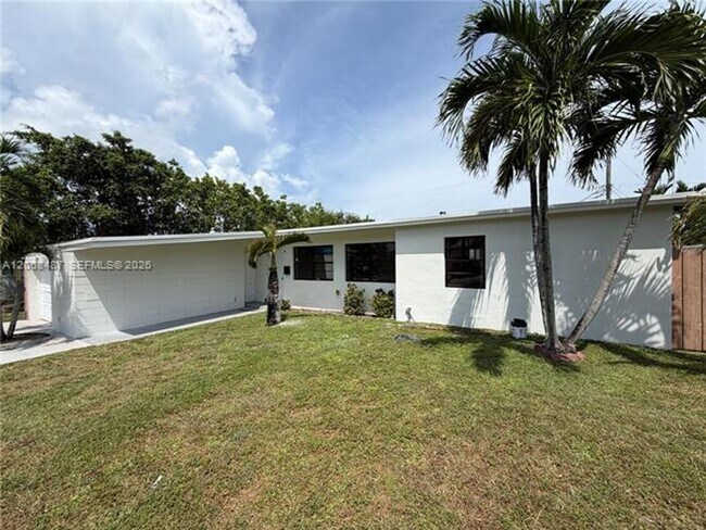 Building Photo - 4361 SW 97th Ct
