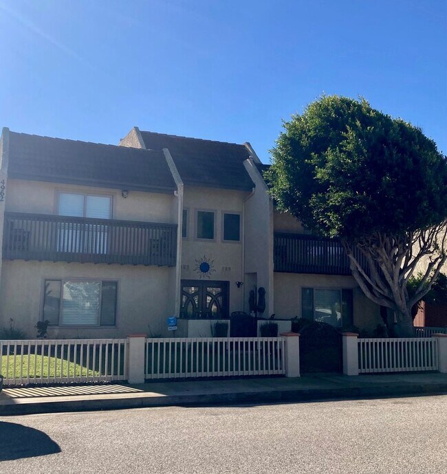 Building Photo - Relaxing Condo just steps away from the be...