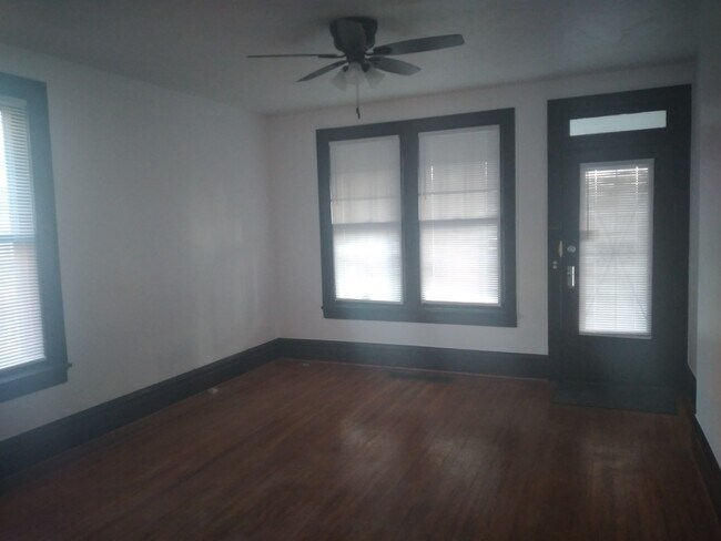 Building Photo - 304 Thurman Ave
