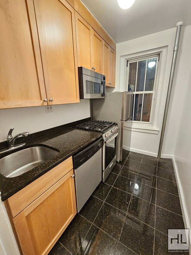 Building Photo - Studio Apartment on Jane Street | 1st Floo...