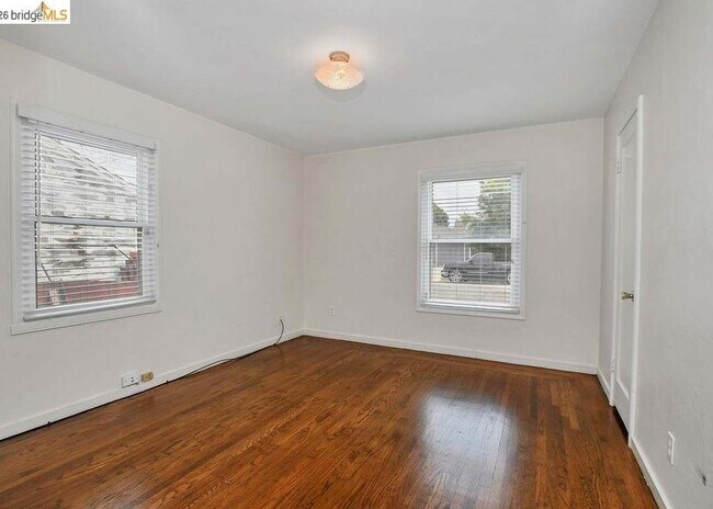 Building Photo - 929 31st St