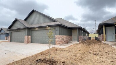 Building Photo - 1110 NW 113th St