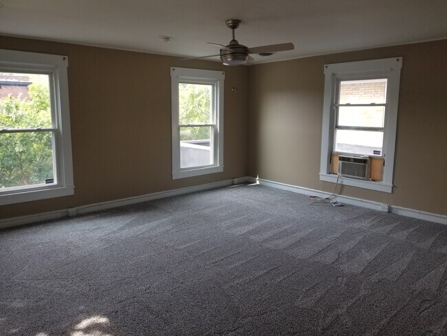 Liv Rm - 518 Wyoming Ave