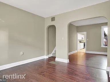 Building Photo - 5 br, 1 bath Townhome - 826 West Poplar St...