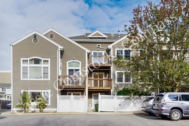 Building exterior - 111 W 8th St