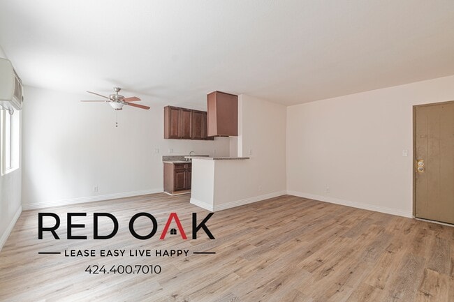Foto del edificio - 15005 Sherman Way