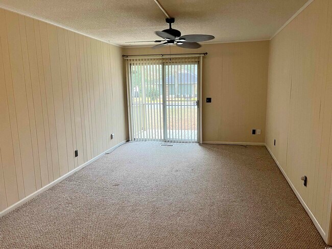 Building Photo - 4067 Fairway Dr