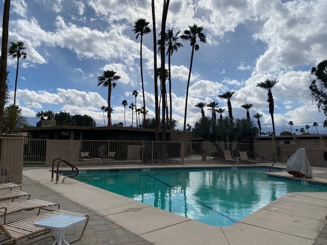 Community Pool and Spa - 42320 Baracoa Dr
