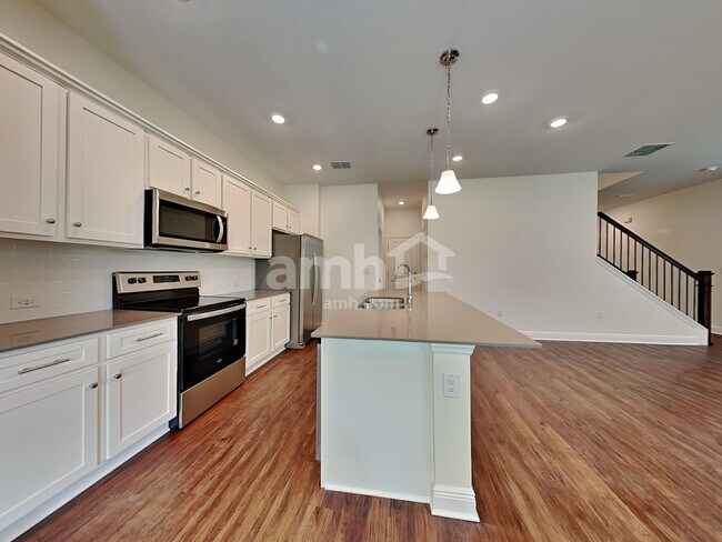 Building Photo - 27264 St Andrews Avenue