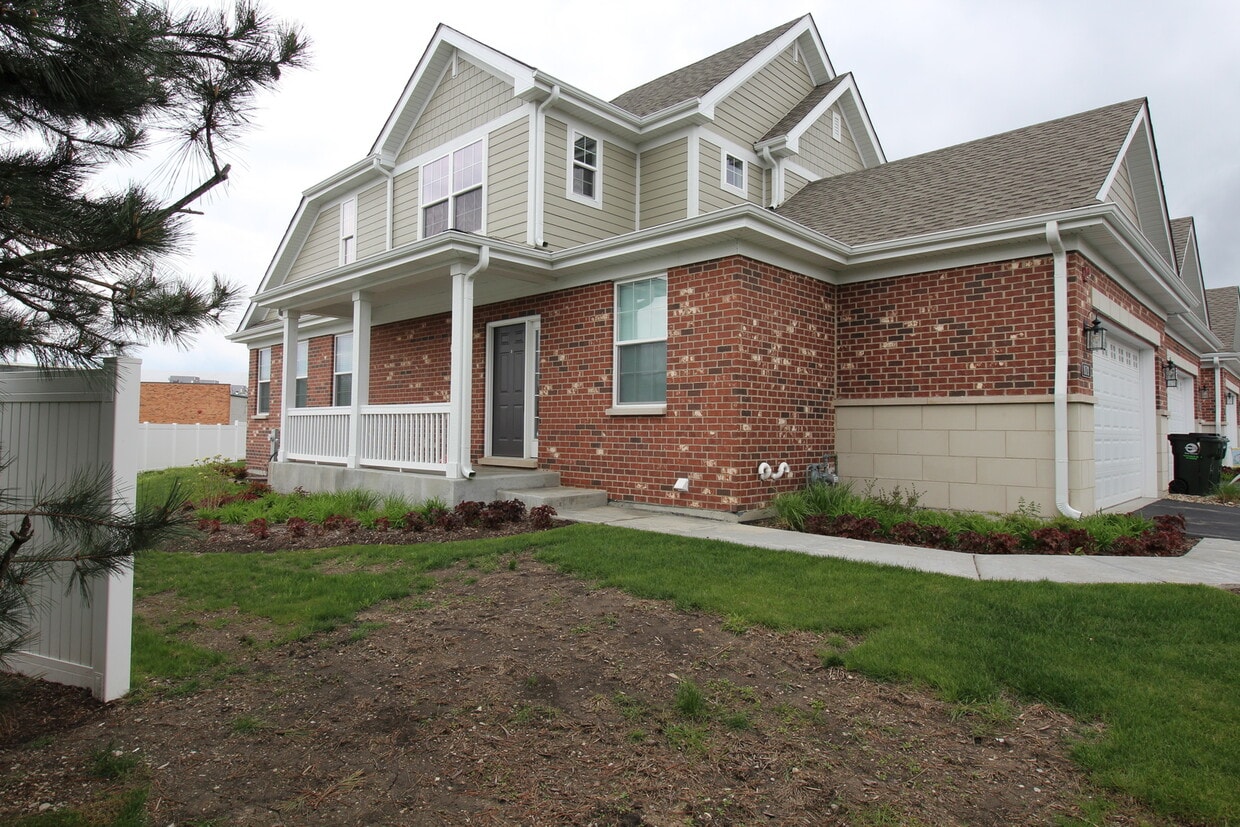 10711 Clock Tower Dr, Countryside, IL 60525 Townhome Rentals in