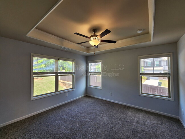 Building Photo - 5201 Pinnacle Walk
