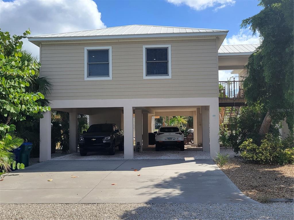 221 S Harbor Dr, Holmes Beach, FL 34217 Townhome Rentals in Holmes
