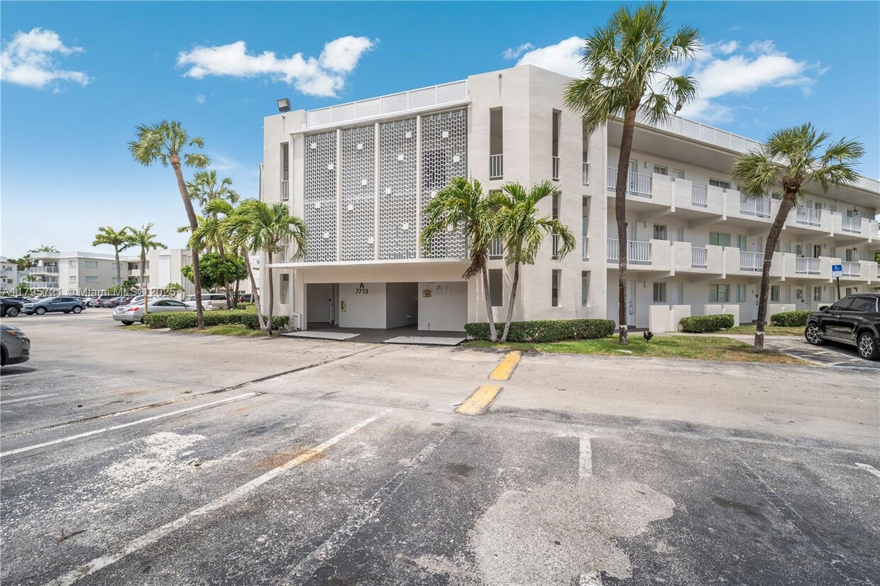 Foto principal - 7713 SW 88th St