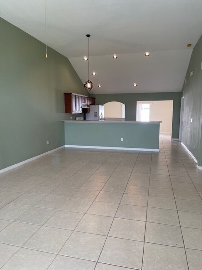 Building Photo - 23 Ridley Ln