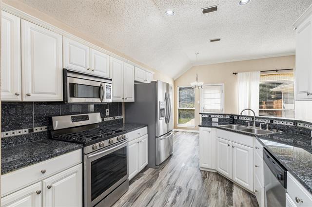 Foto del edificio - 1409 Ridge Meadow Dr
