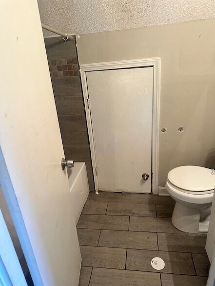 Foto del edificio - 3671 Skylark Dr