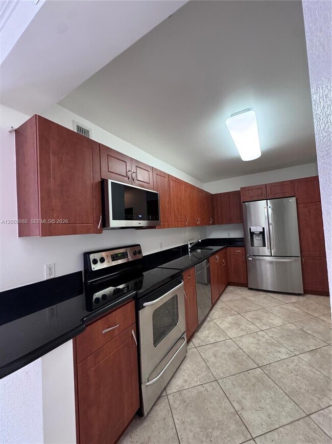 Foto del edificio - 401 NE 69th St