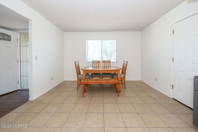 Foto del edificio - 9780 E 29th St