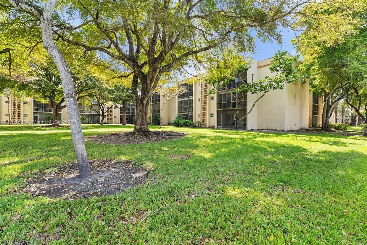 Foto principal - 8401 SW 107th Ave