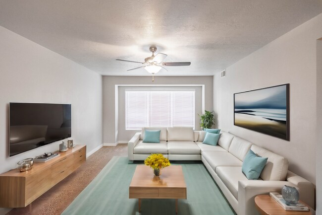 Foto del edificio - Lovely 3-Bed, 2-Bath Condos in the Distric...