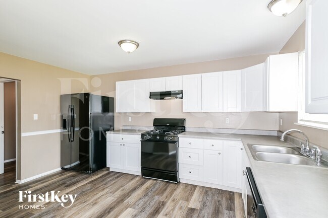 Foto del edificio - 12880 High Crest Dr