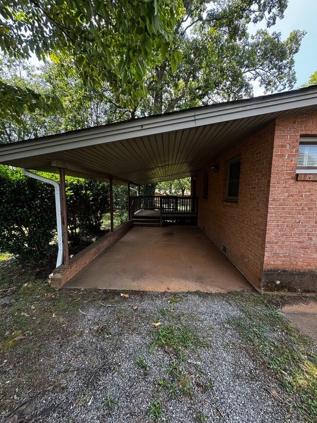 Building Photo - 2/1 Duplex with office space in Shelby, NC