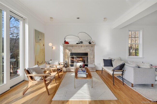 Foto del edificio - 231 Lake Rd