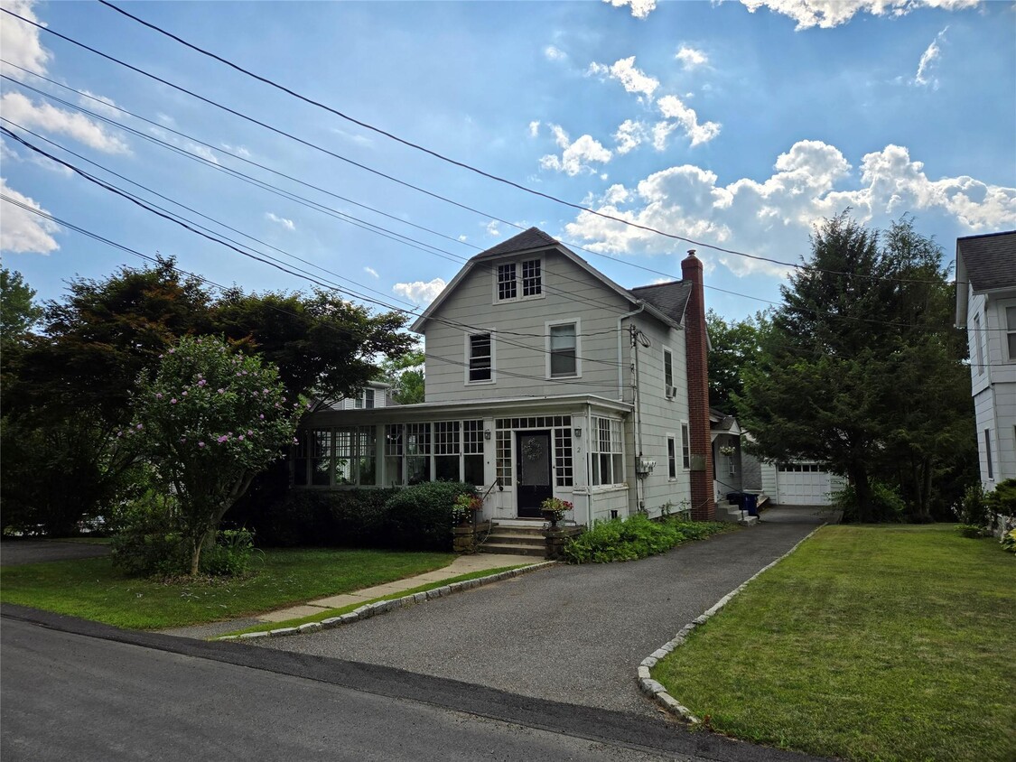 Primary Photo - 2 Maple Ave