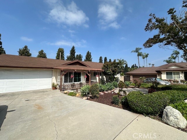 Building Photo - 11740 Maple St