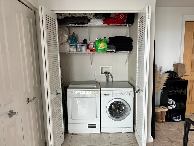 Laundry Room - 901 N Penn St