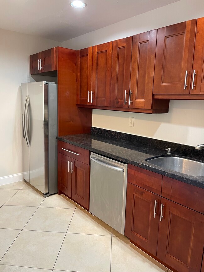 Building Photo - 13870 SW 90th Ave