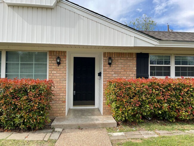 Foto del edificio - Application Received | Single-Story 3 Bed, 2 Bath | Prime Waco Location | Cul-de-Sac Lot with Gar...
