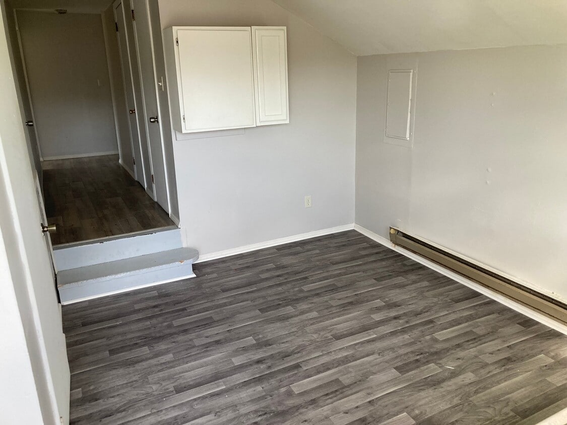 Building Photo - 4023 Fairlawn Ave
