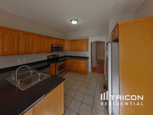 Building Photo - 4412 Spring Cove Dr