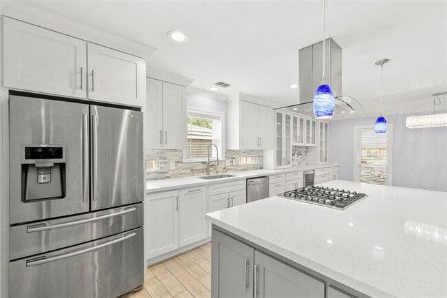 Foto del edificio - 8115 Langdon Ln