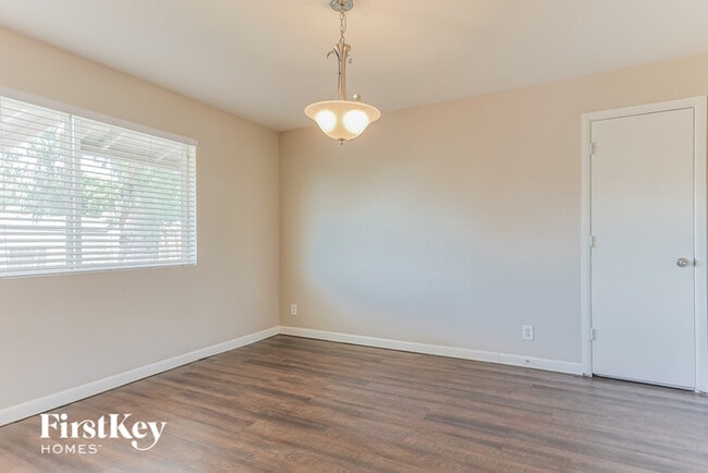 Building Photo - 2049 W Butler Dr