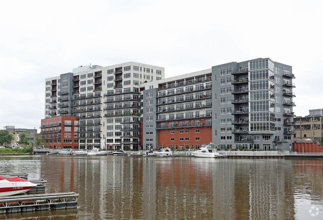 Foto del edificio - The Point On the River