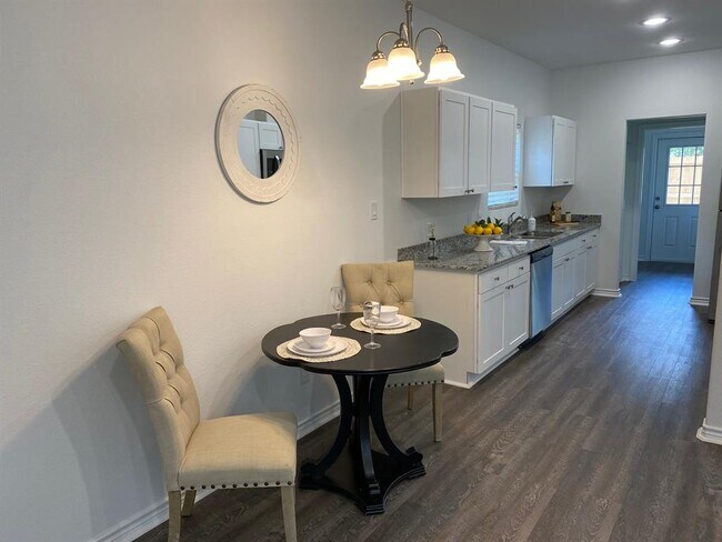 Foto del edificio - 24029 Wildwood Rd