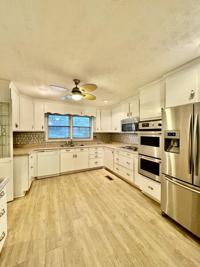 Building Photo - 506 Owens St
